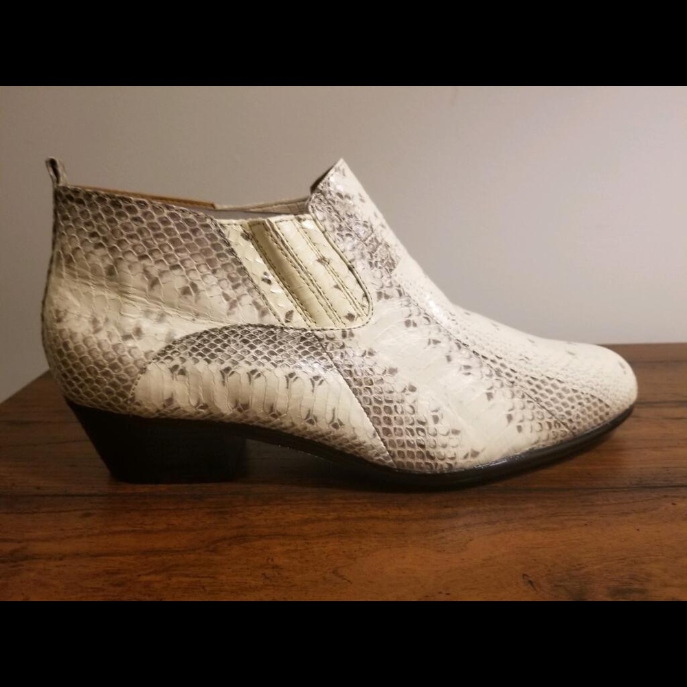 Authentic BN snakeskin boots